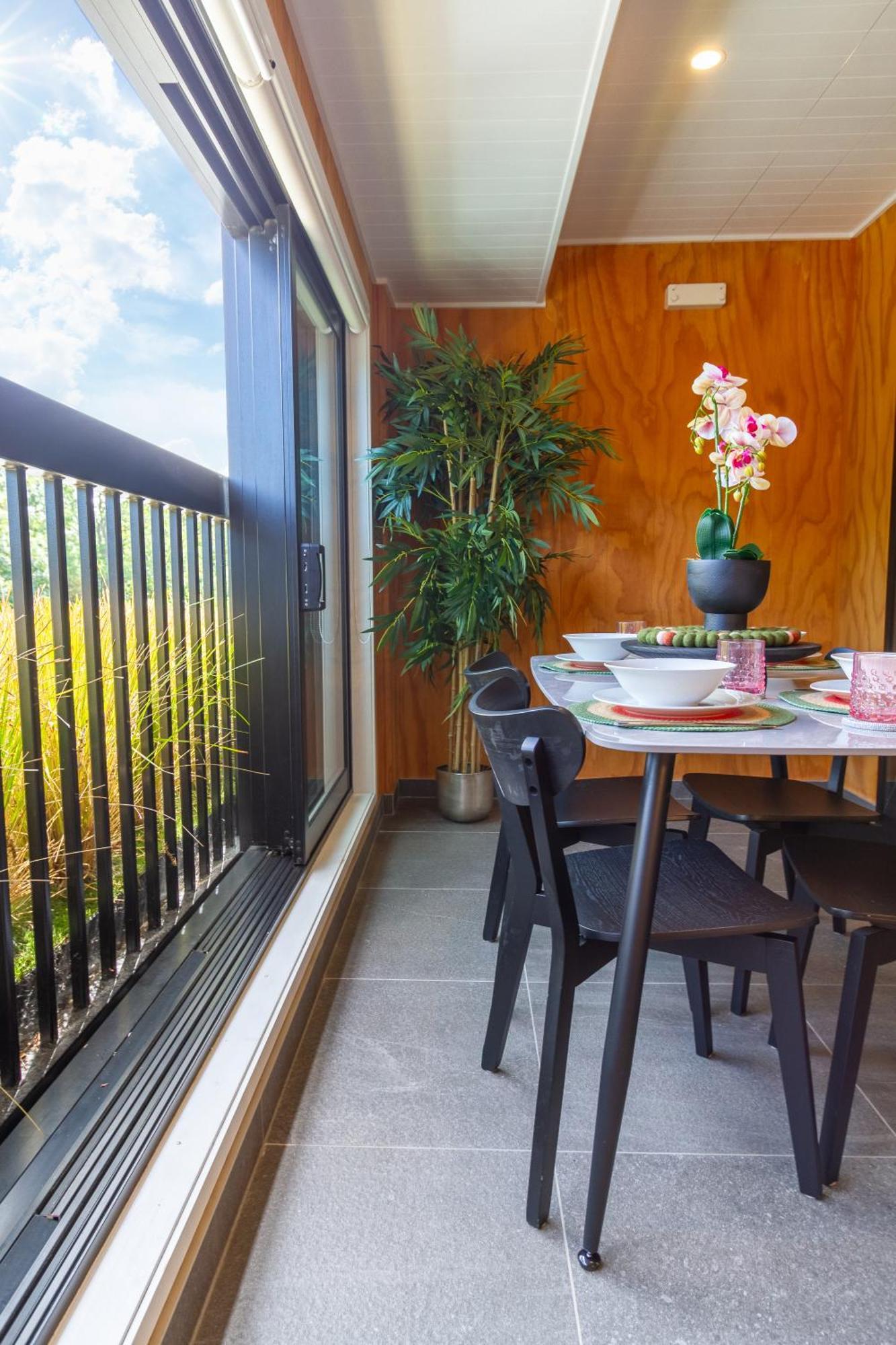 Cozy 1-Bed Apartment With Park Views, Sleeps 4 Christchurch Esterno foto