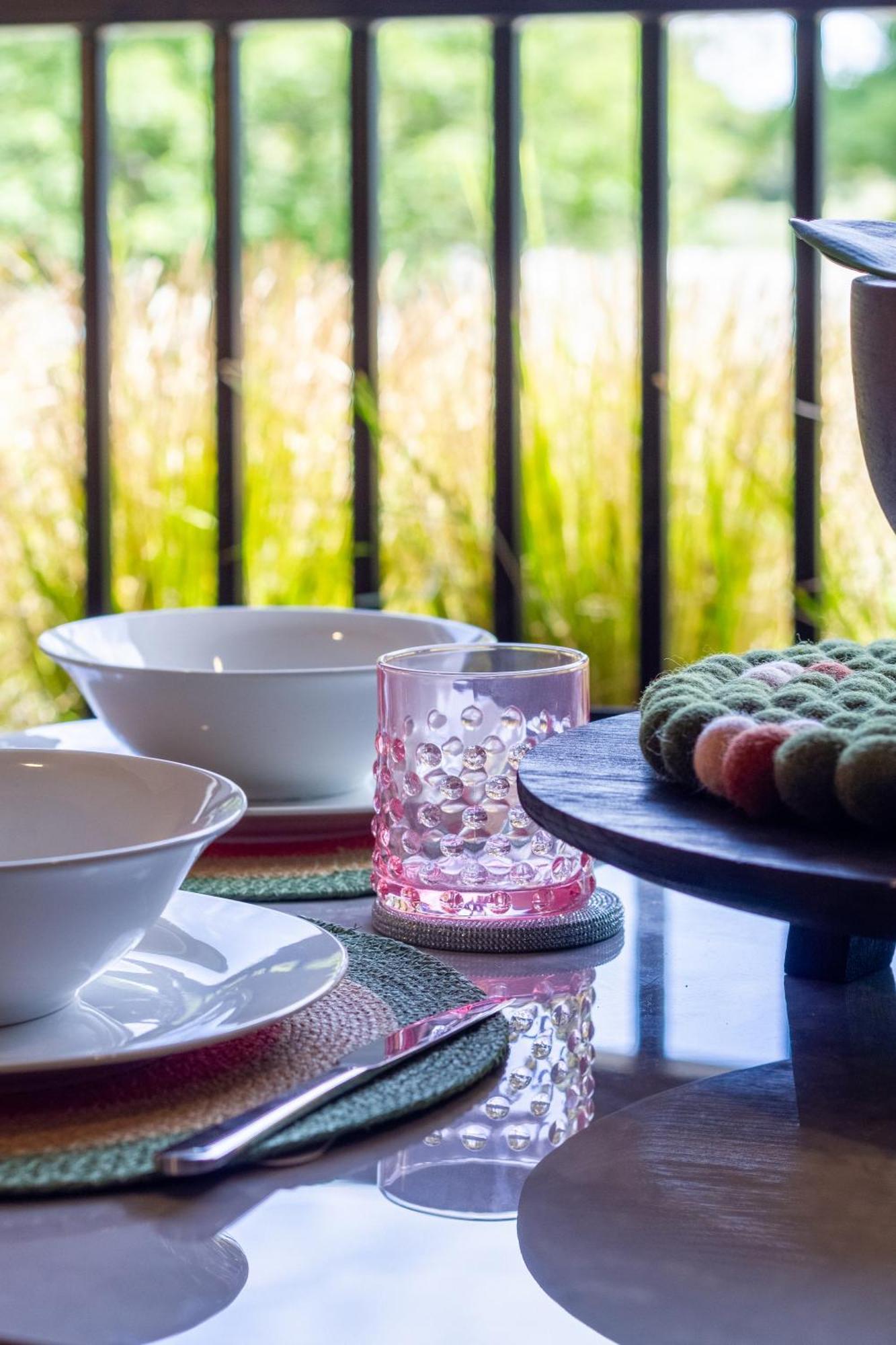 Cozy 1-Bed Apartment With Park Views, Sleeps 4 Christchurch Esterno foto