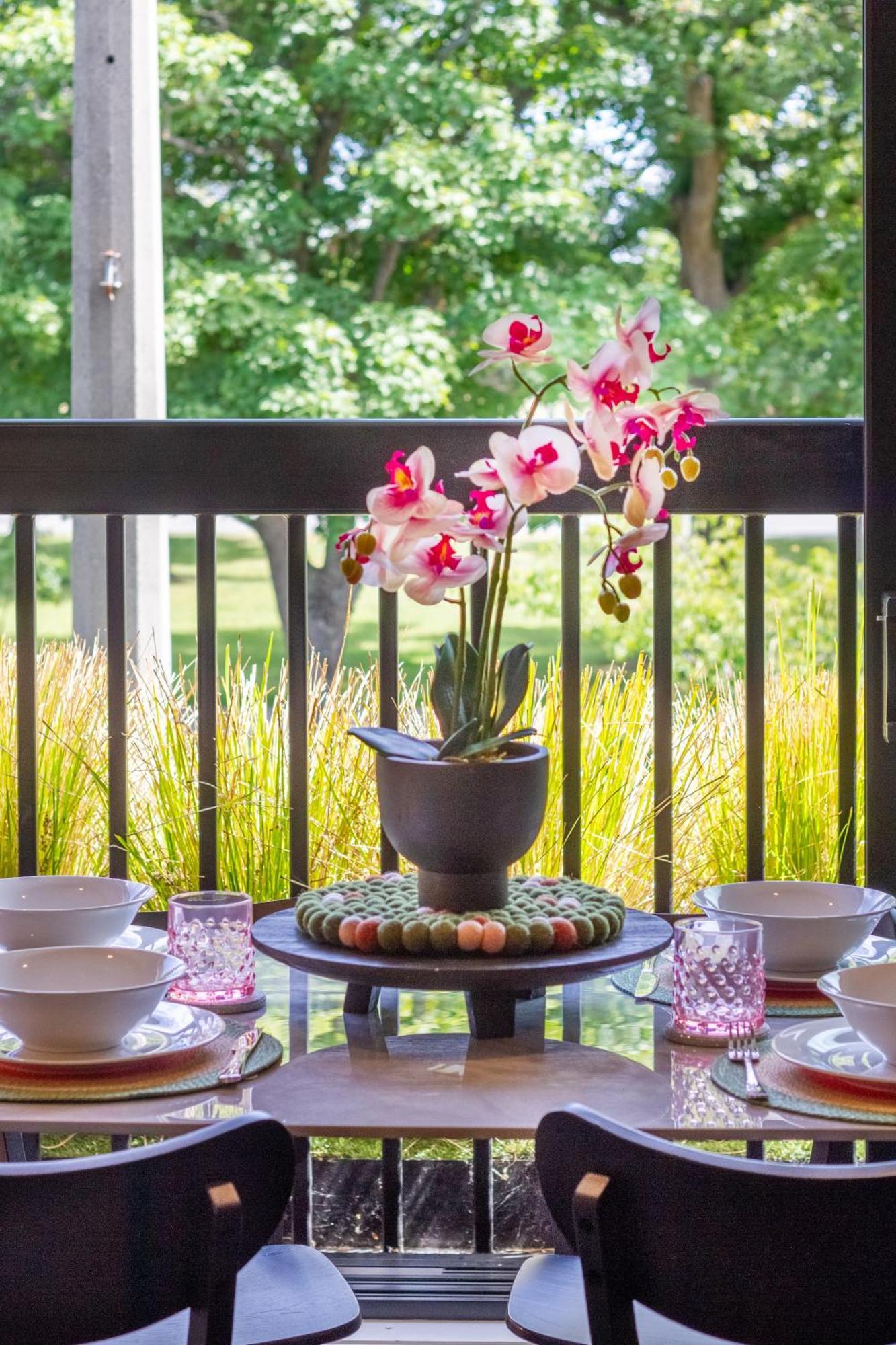 Cozy 1-Bed Apartment With Park Views, Sleeps 4 Christchurch Esterno foto